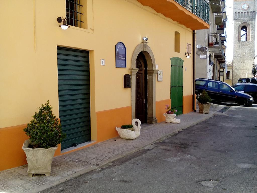 La Casa Dellamericano - Casa D'Epoca Anni '30 Aliano Exteriör bild